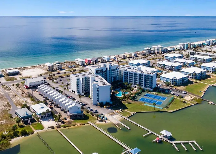 Surf & Racquet Club 203a *