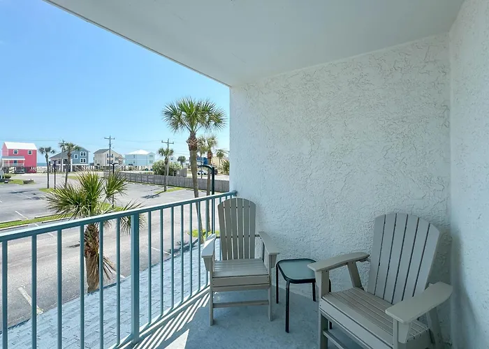 Surf & Racquet Club 203a *