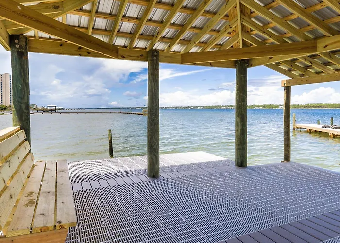 Surf & Racquet Club 203a *