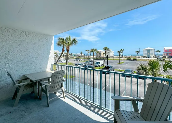 Surf & Racquet Club 203a